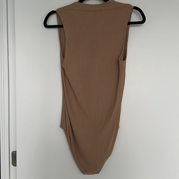 Tan V Neck Bodysuit Top - size small - Picture 2 of 2